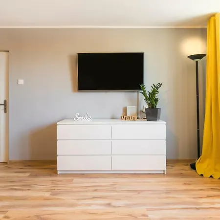 Maya's Flats & Resorts - Podwale Apartment *