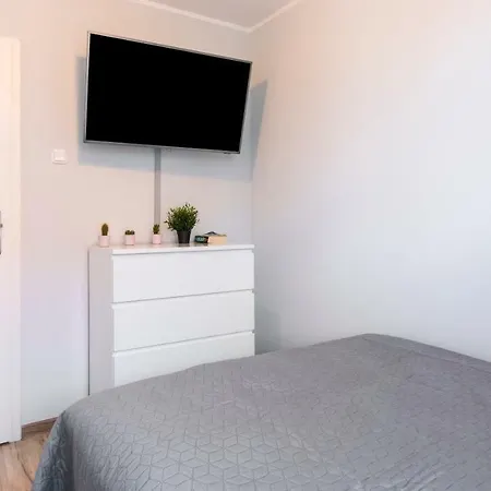 Maya's Flats & Resorts - Podwale Apartment